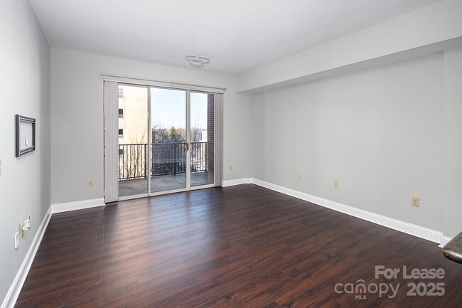 Building Photo - 300 W 5th St