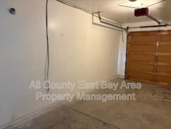Building Photo - 37022 Locust St