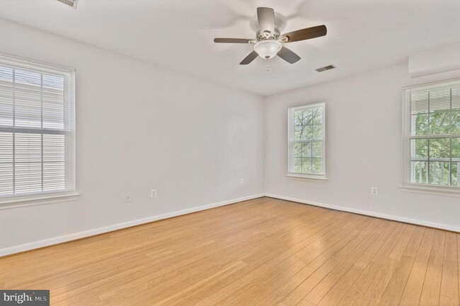Building Photo - 13107 Millhaven Pl