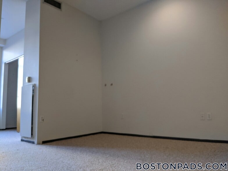 Building Photo - 160 E Berkeley St