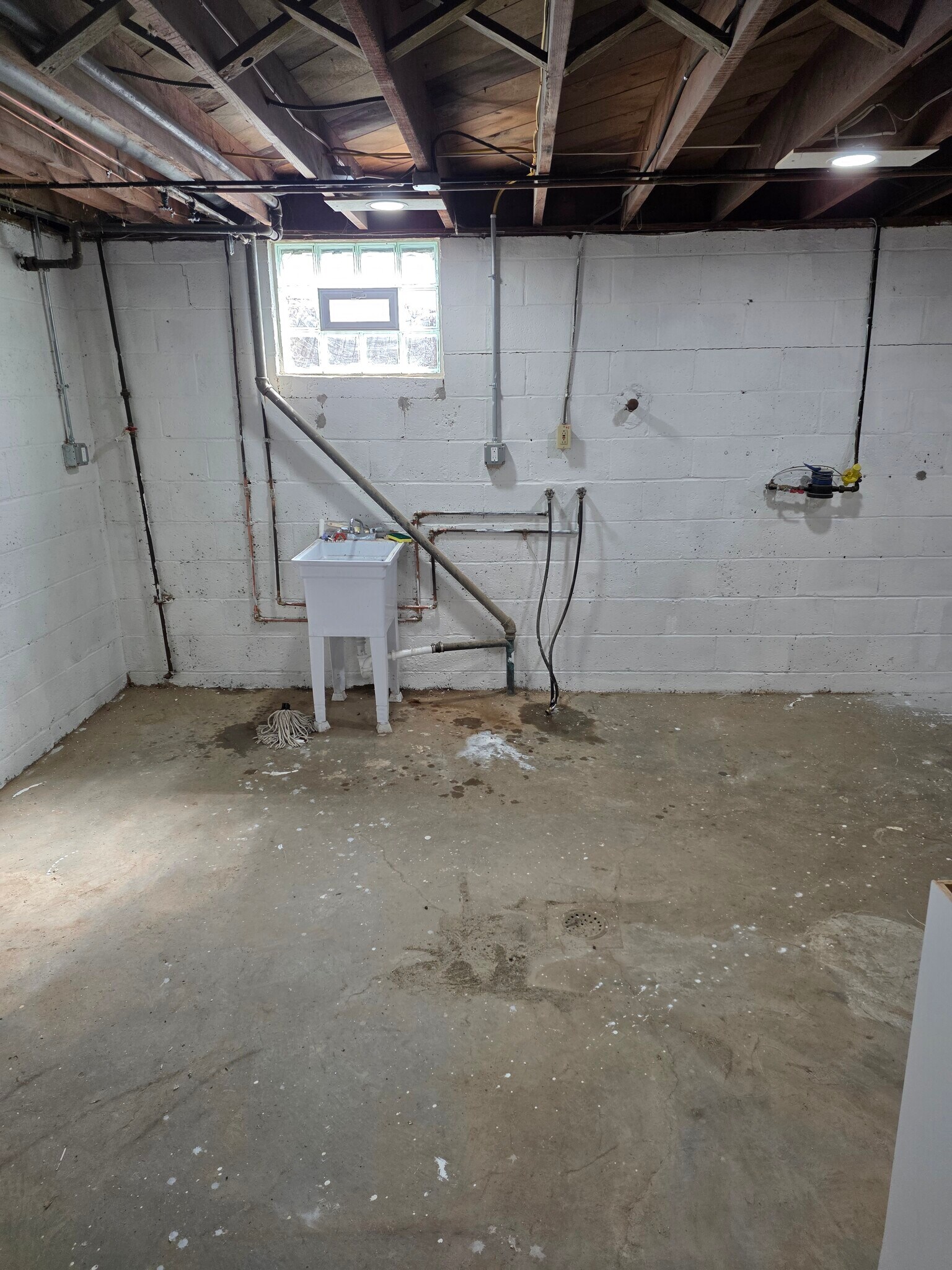 Building Photo - 5052 Azalea Dr