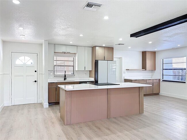 Building Photo - 3463 Arnel Dr