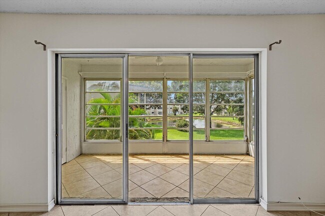 Building Photo - 719 Lori Dr