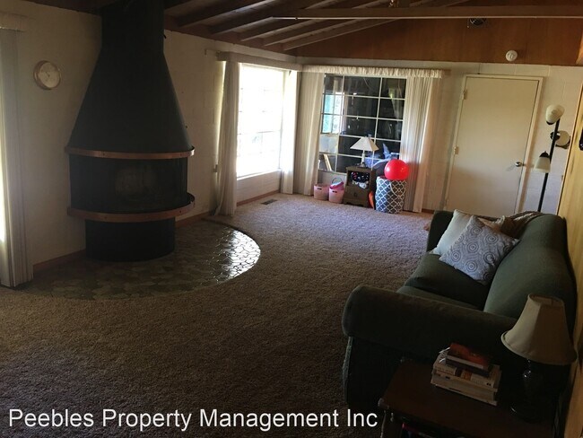 Building Photo - 2 br, 1 bath House - 145 Canyon Highlands Dr