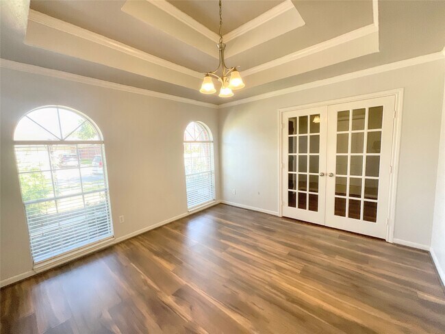 Building Photo - 9509 Dry Springs Dr