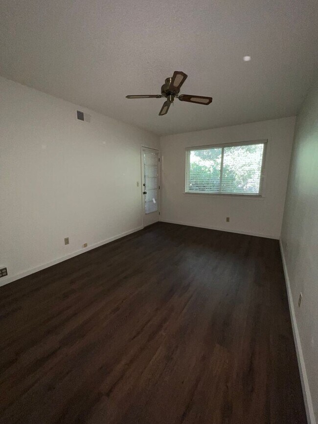 Building Photo - *** COMING SOON*** 2 Bedroom 2 Bathroom 2 Car Garage in Crosswoods HOA