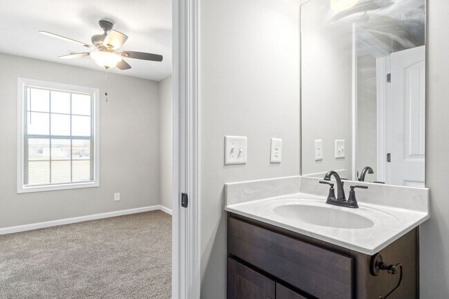 Building Photo - 1007 Glenkirk Dr