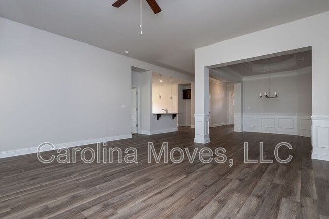 Building Photo - 702 Butterfly Lk Ct