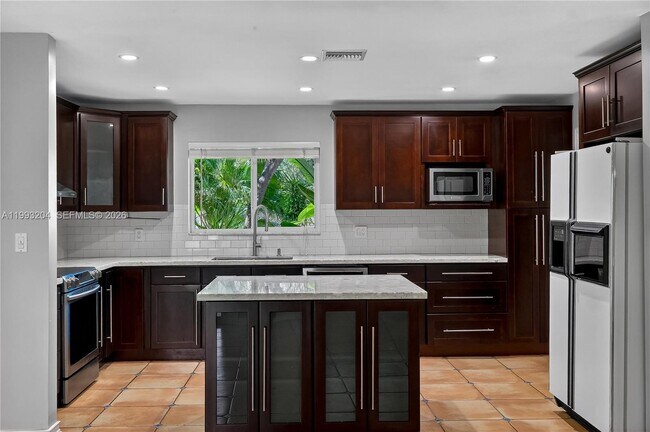 Building Photo - 6767 SW 154th St