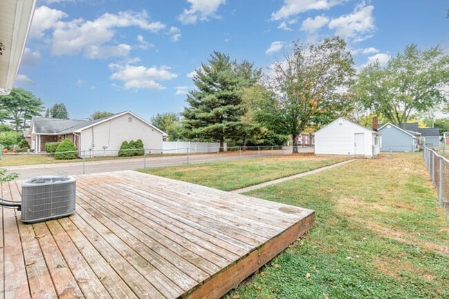 Building Photo - 2 Bed / 1 Bath House - Downtown Historic S...