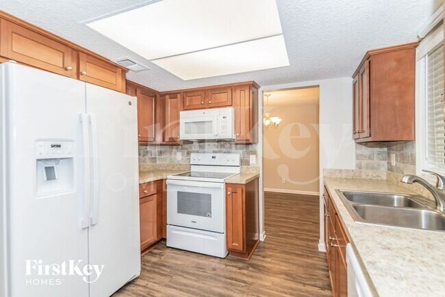 Building Photo - 6328 Toyota Dr