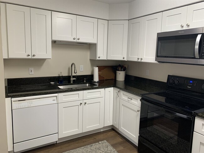 Building Photo - 50 Brookside Dr