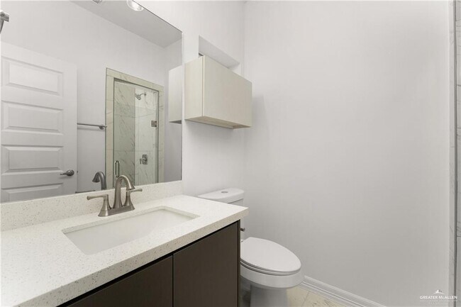 Building Photo - 11 Notre Dame Ave