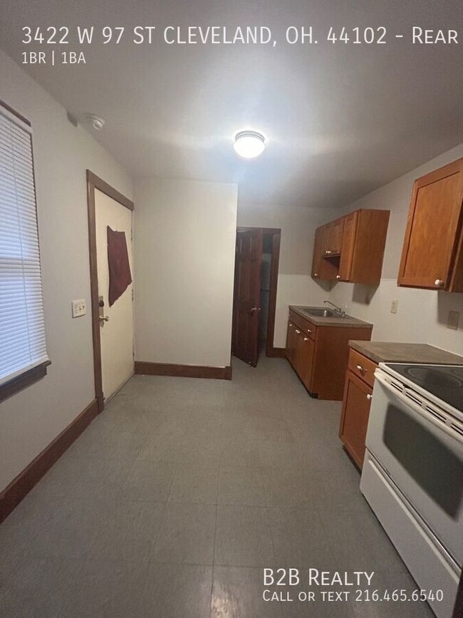 Building Photo - Cozy 1-Bedroom Rear Unit in West Cleveland...