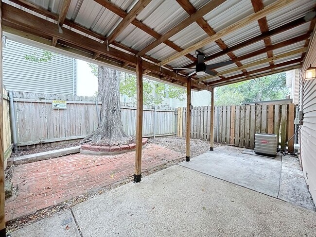 Building Photo - Prime 3 Bed, 2.5 Bath with Fireplace & Fenced Patio!