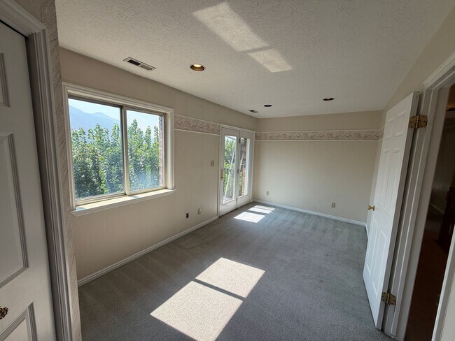 Building Photo - 479 S Palisade Dr