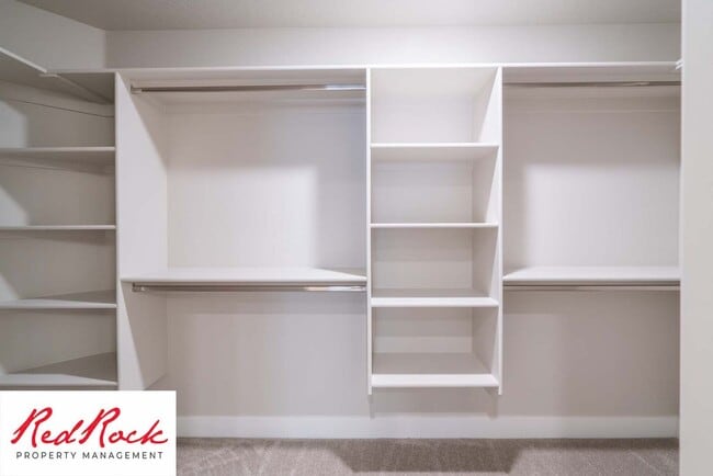 Building Photo - Modern 4-Bed Townhome in Hurricane Heights