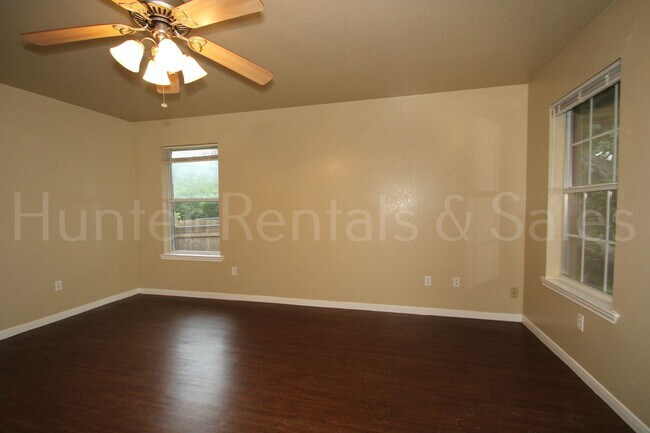 Building Photo - Awesome Duplex in Harker Heights
