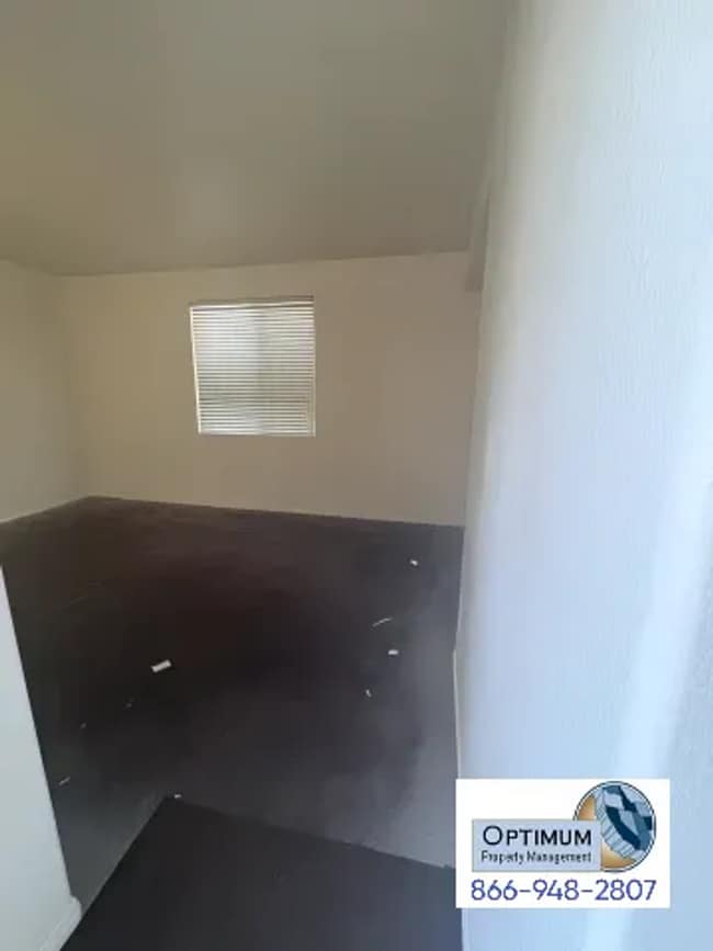 Building Photo - Beautiful 4-bedroom, 3-bathroom two-story home located in a desirable HOA community