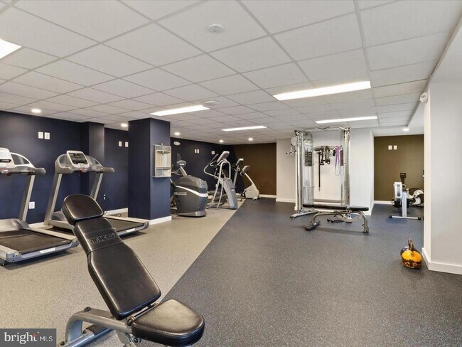 Building Photo - 2500 N Van Dorn St