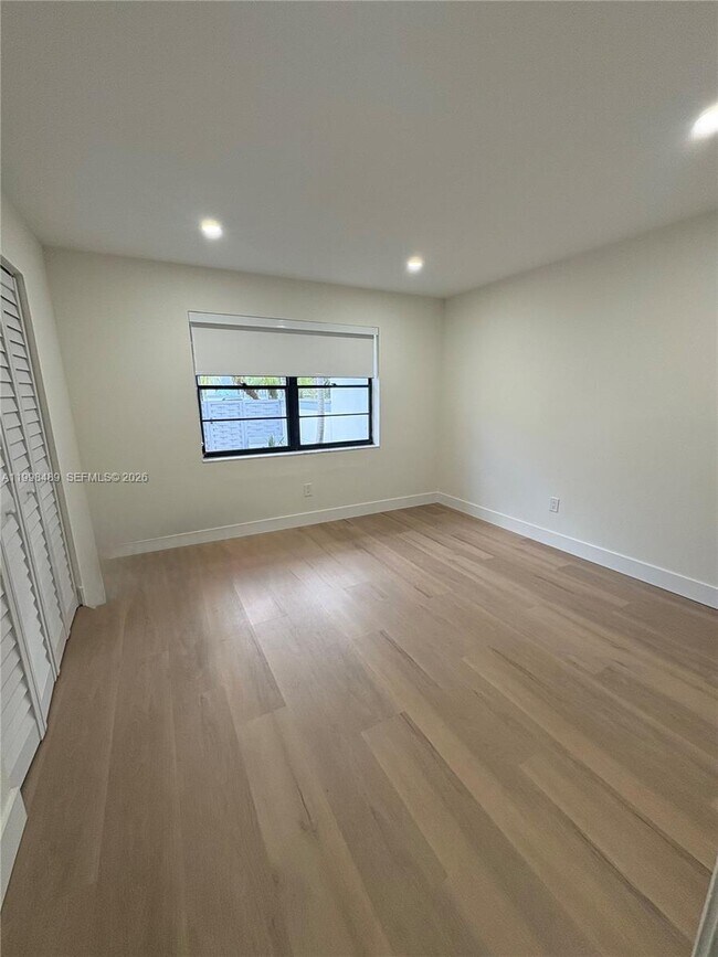 Building Photo - 9881 NW 52nd Terrace