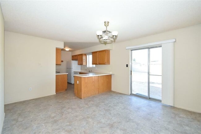 Building Photo - 8840 E 38th Ln