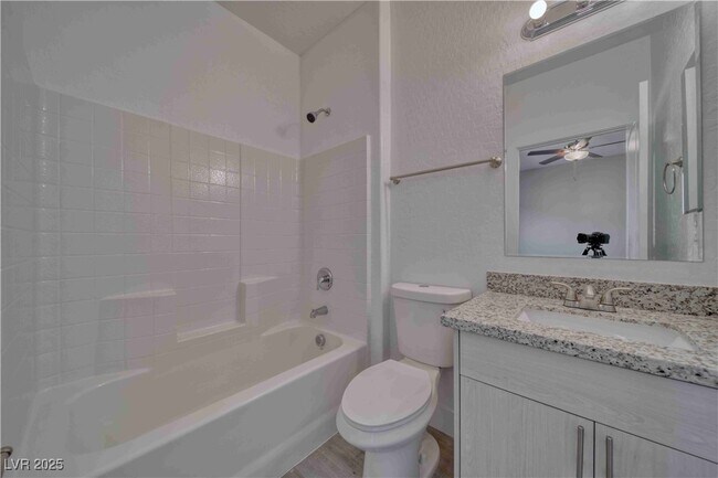 Building Photo - 610 San Lorenzo St