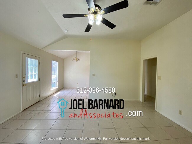 Building Photo - Available August 9: 3 Bedroom, 2 Bath Stan...