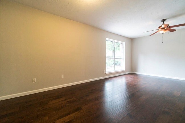 Building Photo - 2314 Pebbledowne Cir