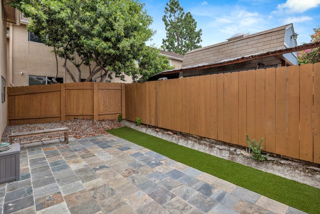 Patio 3 - 4475 Dale Ave