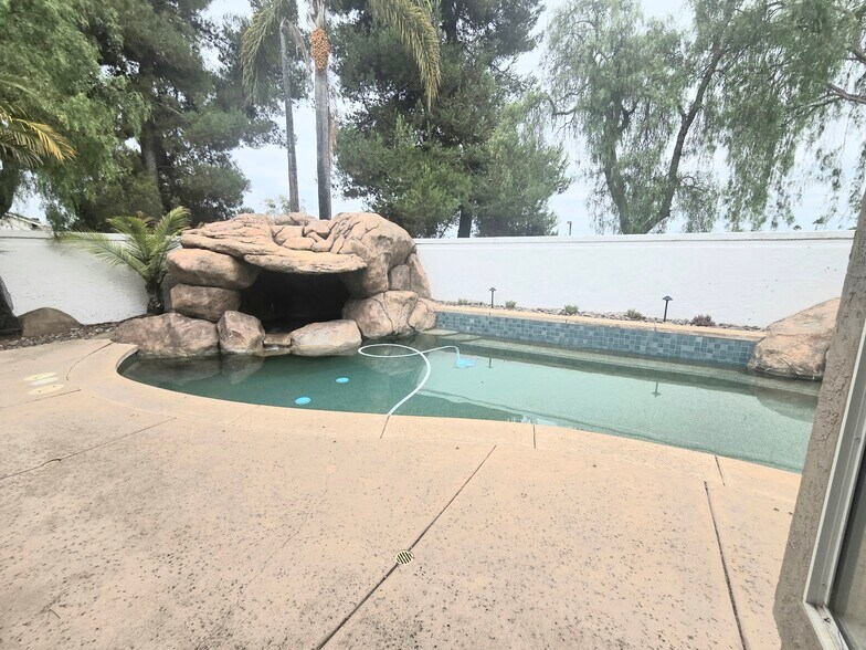 Building Photo - 4802 Baroque Ter