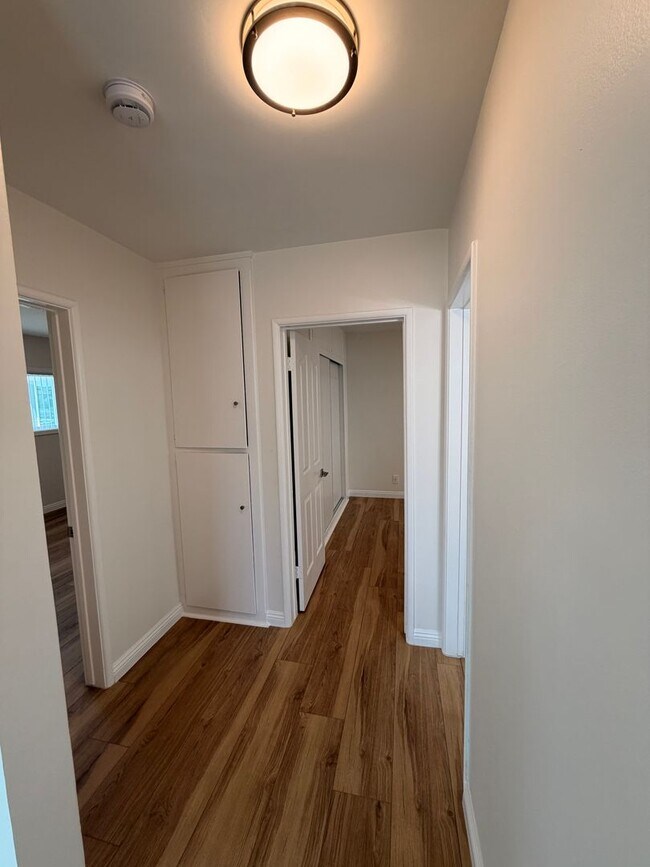 Building Photo - Completely Remodeled 2 Bed, 1 Bath in San Pedro w/ Garage Parking!