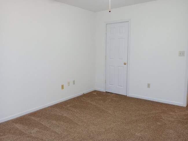 Building Photo - 2416-2418 Calder Ct.