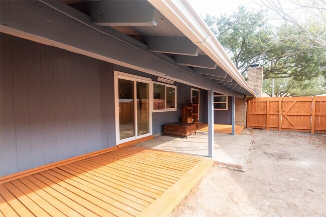 Building Photo - 7206 La Granada Dr