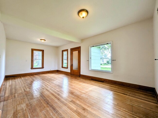 Building Photo - 604 8th Ave