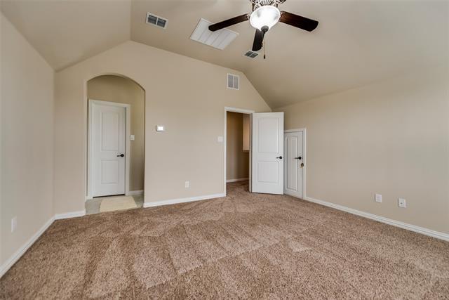 Building Photo - 2025 Zander Dr