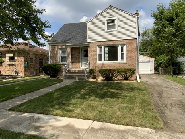 Primary Photo - 228 E 141st St
