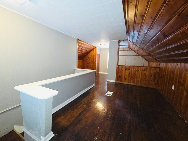 Building Photo - 20243 Westphalia St