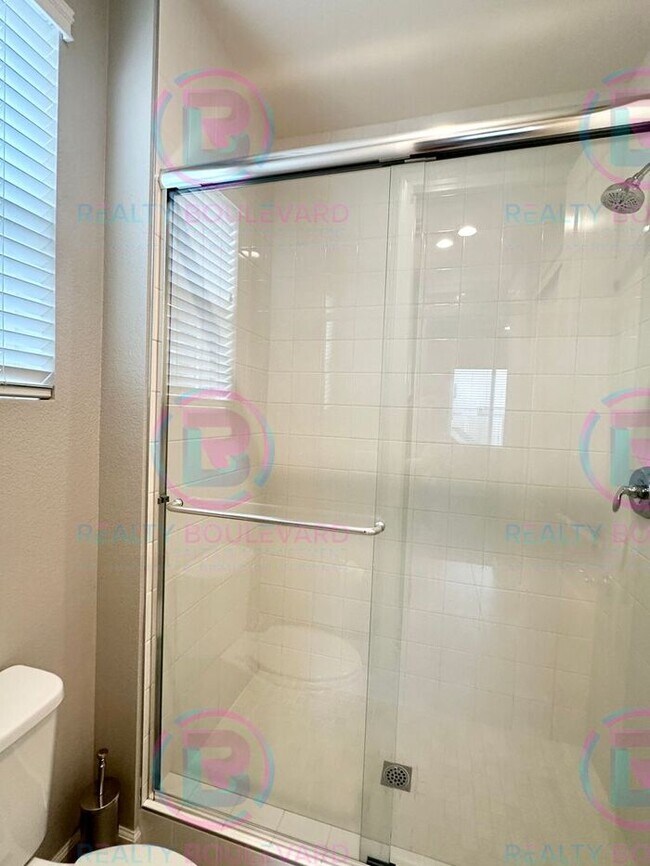 Building Photo - 5 Bedroom 3 Car Garage Home with Spa-Like Primary Suite & Resort-Style Backyard with Office, Loft...