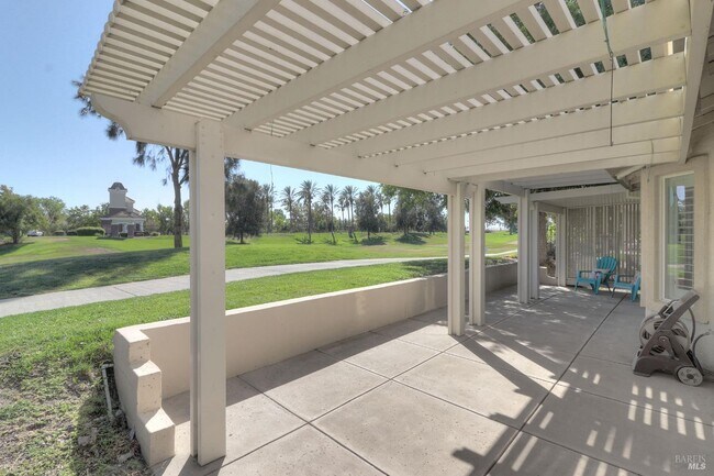 Building Photo - 359 Glenn Lakes Dr