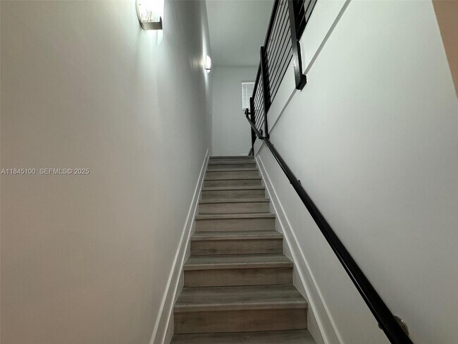 Building Photo - 10461 NW 82nd St