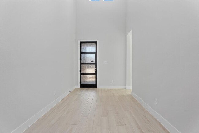 Building Photo - 28182 White Mdw Ln