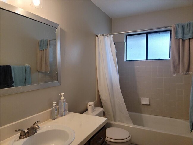 Building Photo - 2300 SW 43rd St