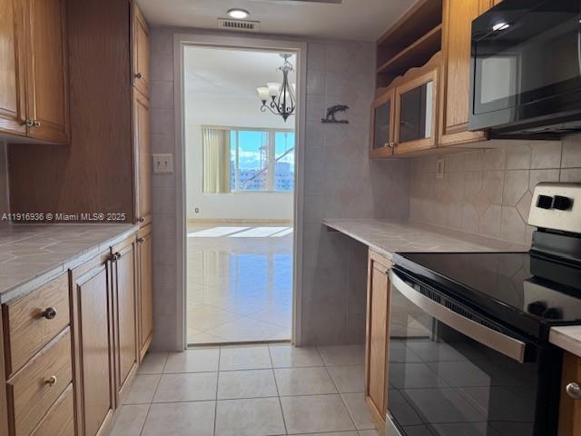 Building Photo - 5401 Collins Ave