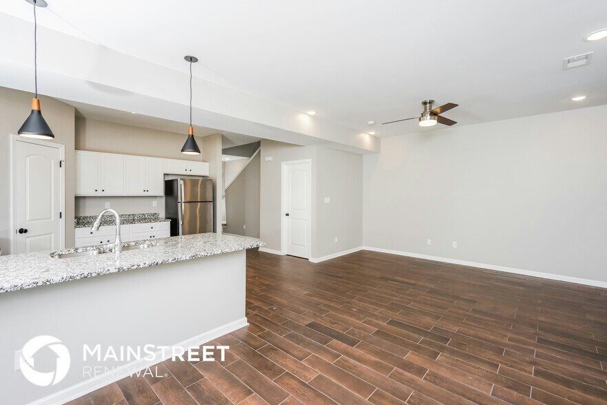 Building Photo - 2063 Paddle Wheel Dr