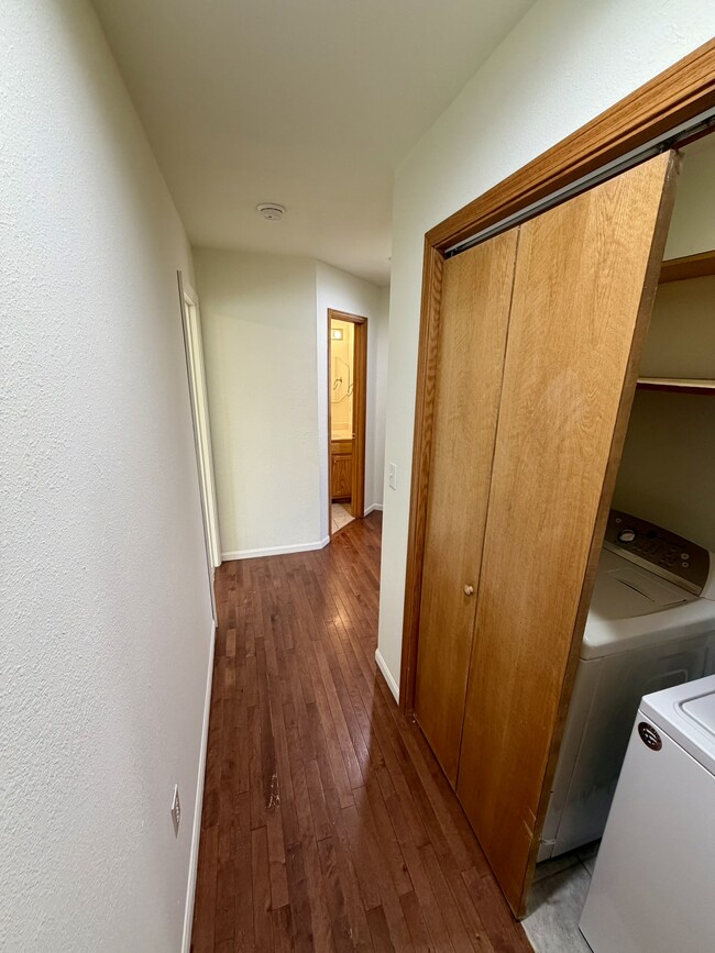 Building Photo - 571 SE 115th Rd