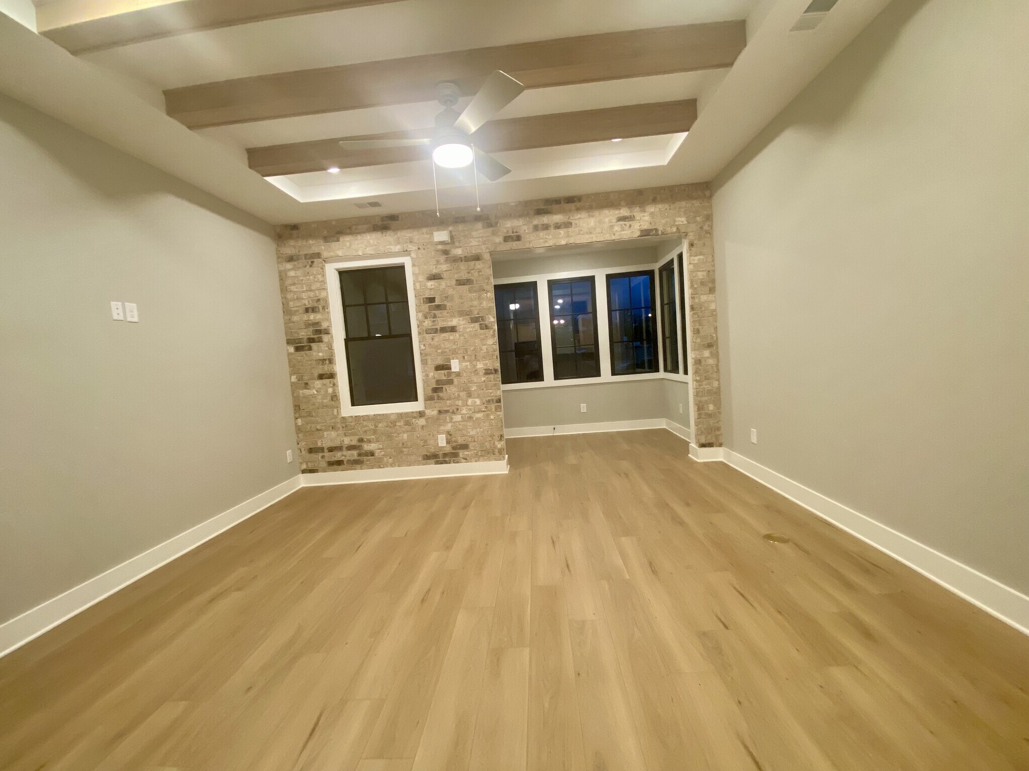 Building Photo - 1026 Windsor Dr