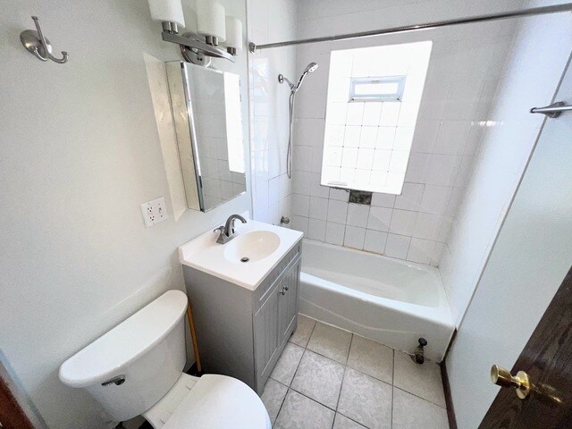 Building Photo - 4752 N Lotus Ave