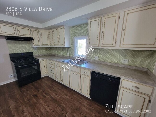 Building Photo - 2806 S Villa Dr