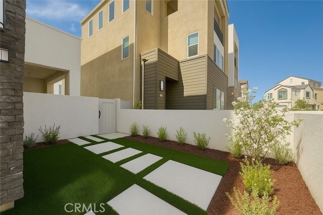 Building Photo - 179 Sawbuck